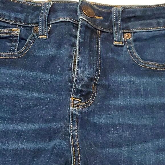 American Eagle Next Level Stretch Hi-Rise Shortie Frayed Distressed Denim Shorts - Picture 3 of 13